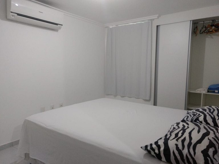 OCB606. 1 quarto. Até 4 pessoas. A só 50m da praia