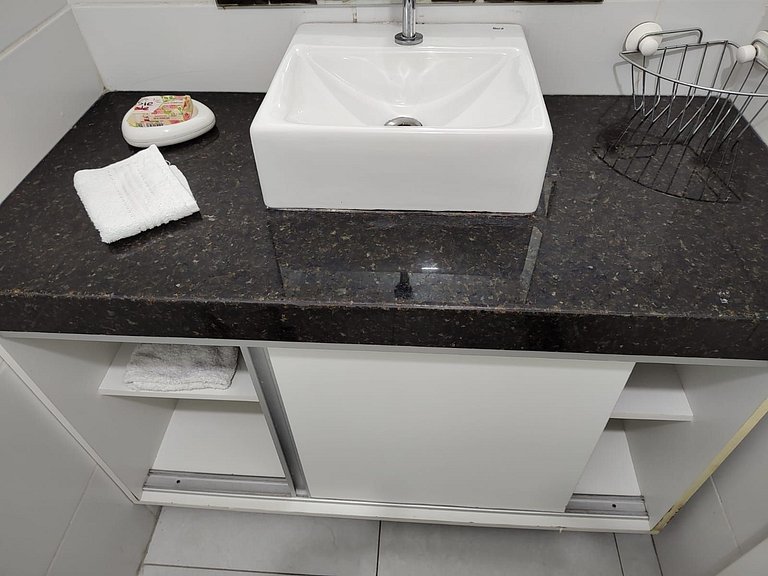 OCB401. Funcional, até 5 pessoas. No Cabo Branco.