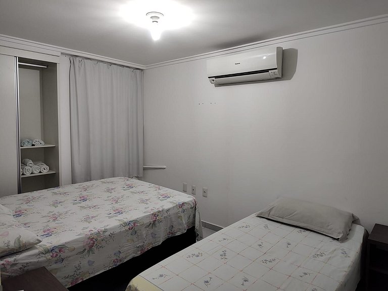 OCB405. 1 quarto. Até 5 pessoas. A só 50m da praia